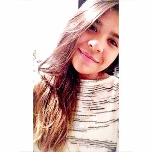 Meet your Posher, Larissa